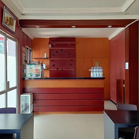 Hotel Oyo 92098 Kost Orange Syariah Macasar Exterior foto