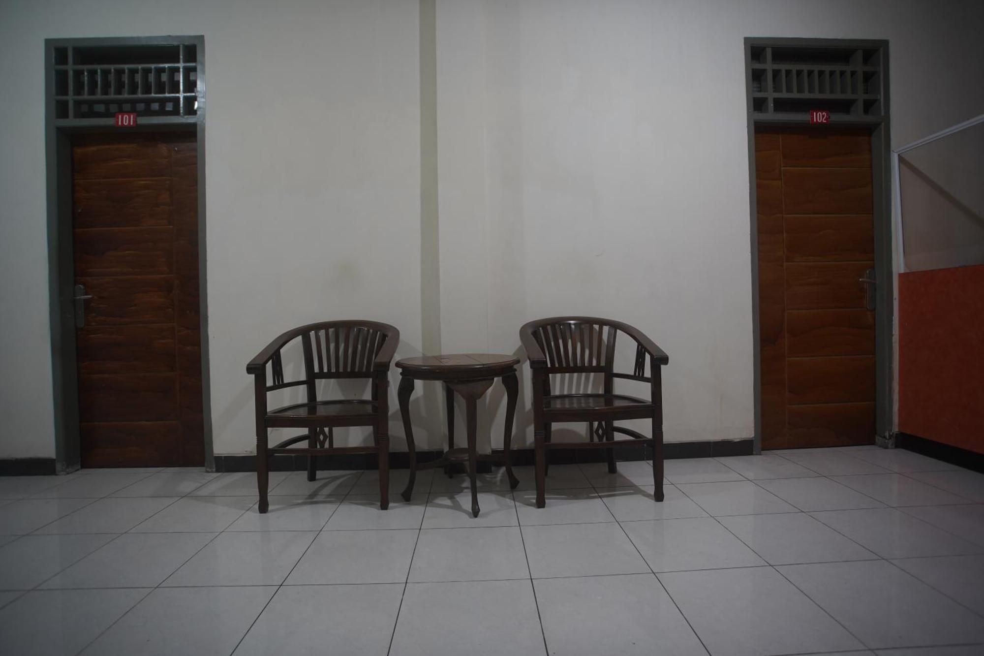 Hotel Oyo 92098 Kost Orange Syariah Macasar Exterior foto