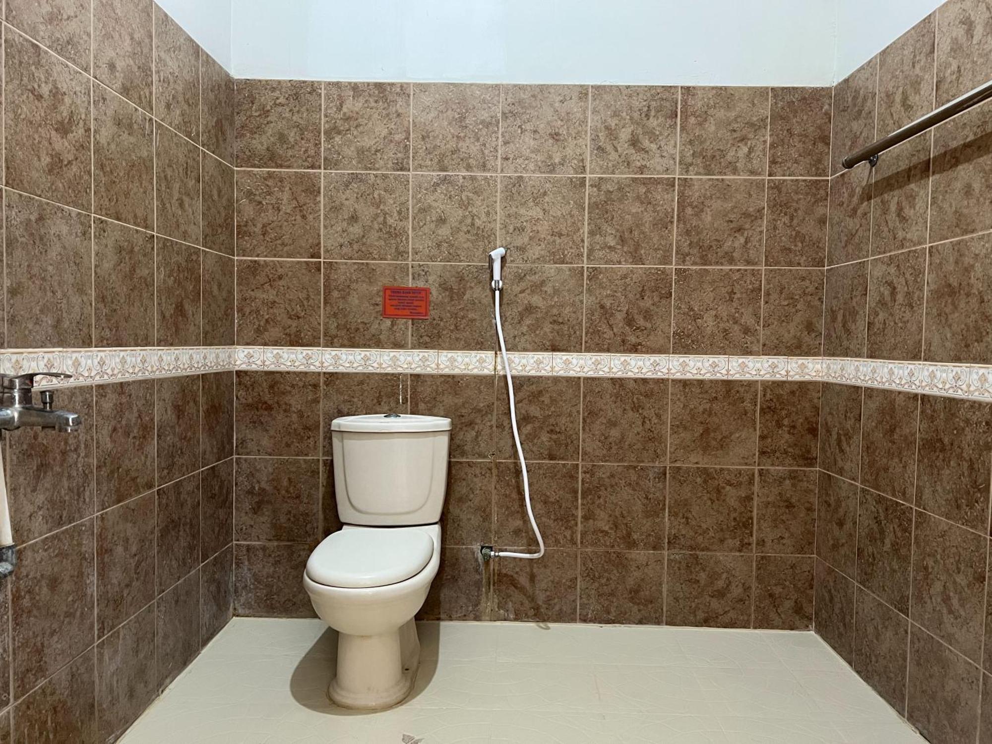 Hotel Oyo 92098 Kost Orange Syariah Macasar Exterior foto